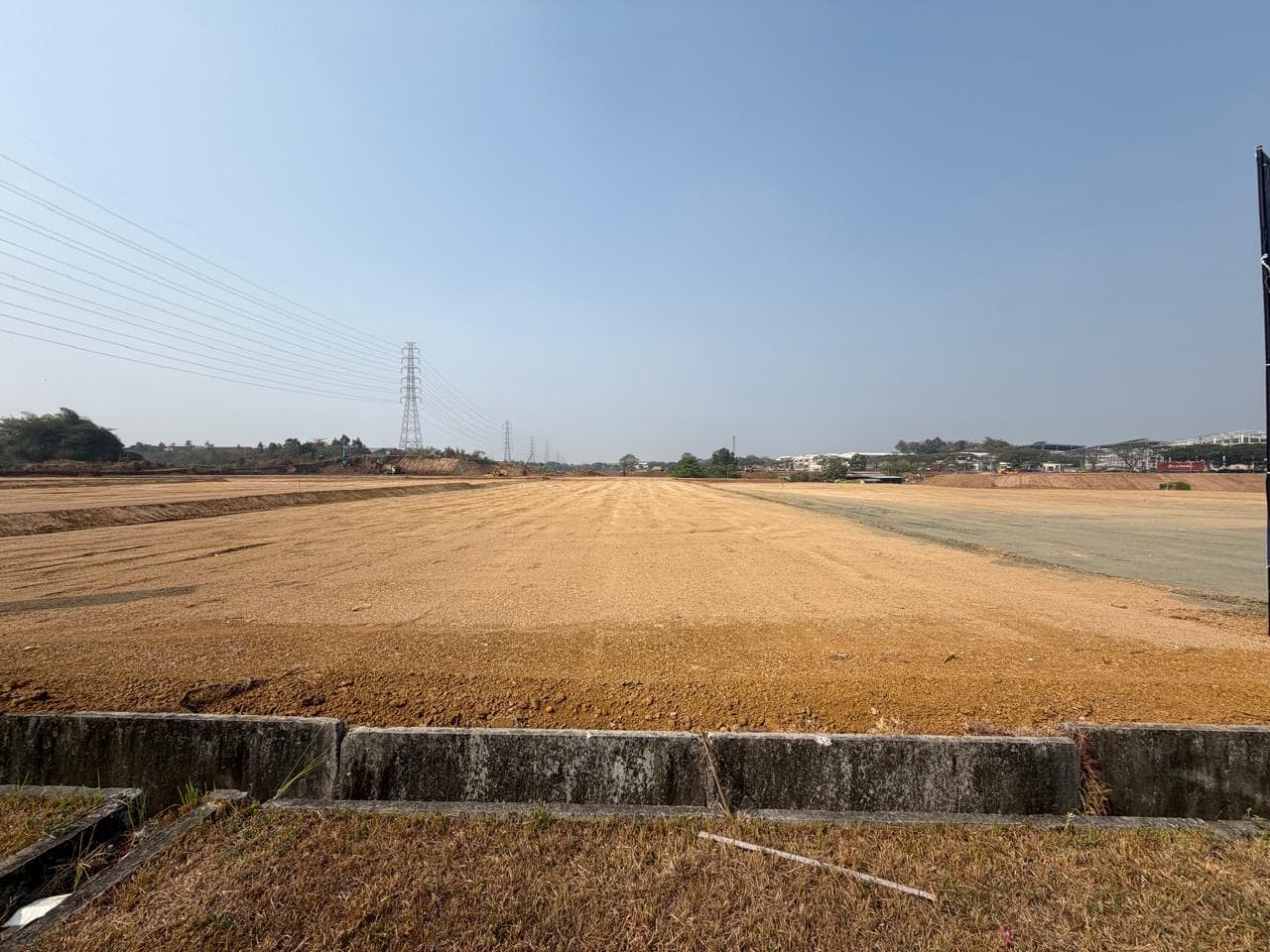 Tanah Industri Delta Silicon 4